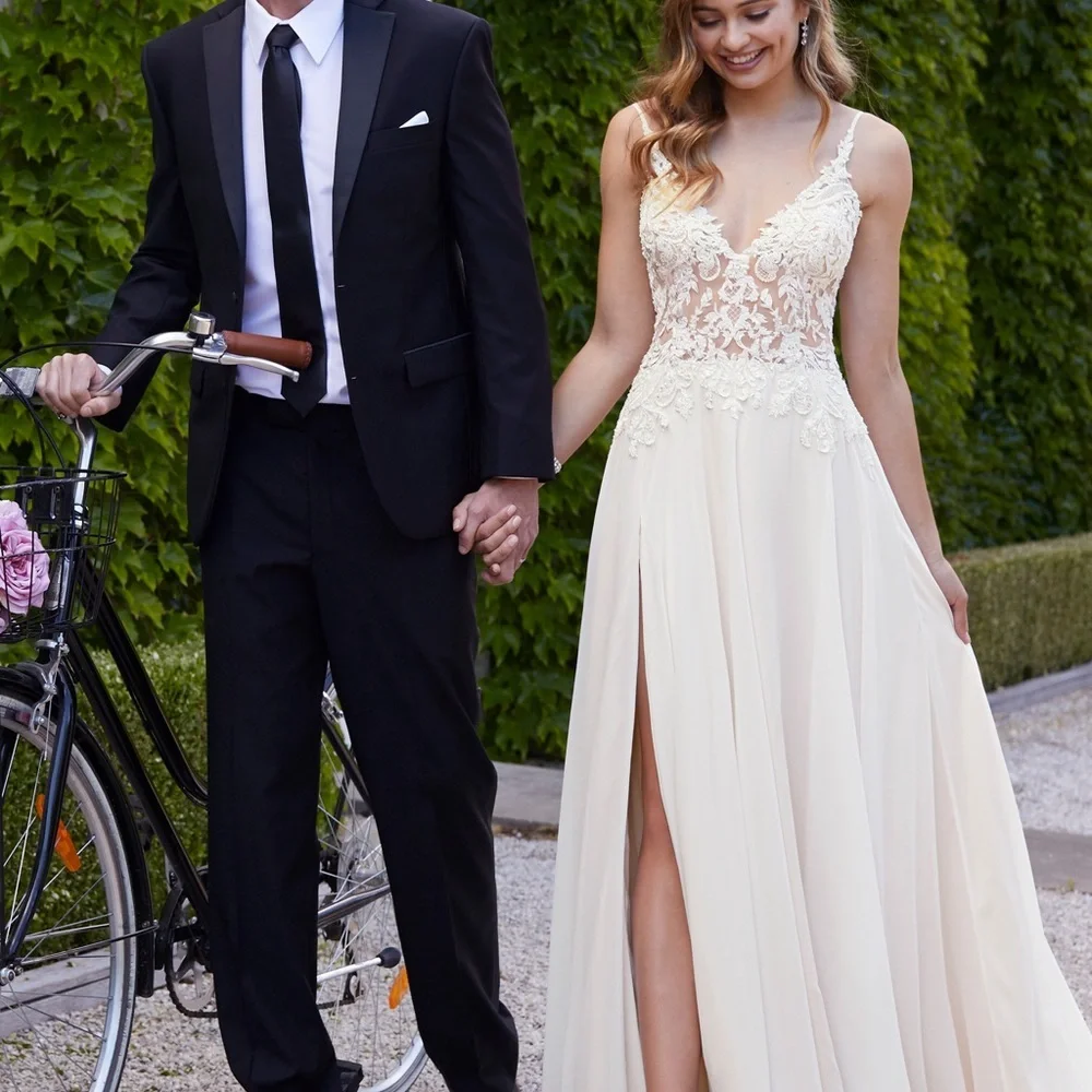 Sophia Tolli | Quartz Ethereal Lace Chiffon Wedding Dress | Ivory | 16 | NWT - Picture 2 of 8